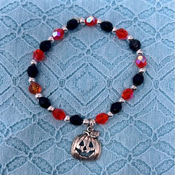 Halloween-Themed Beaded Bracelets Set Of 3 Handcrafted 1990s With Charms & Clasp - Picture 3 of 9